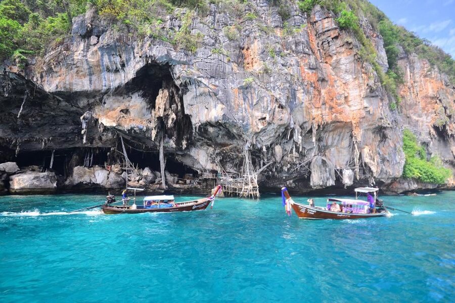 Phi Phi: Half-Day Phi Phi Snorkeling Trip by Longtail Boat - Who should book this four-hour route?