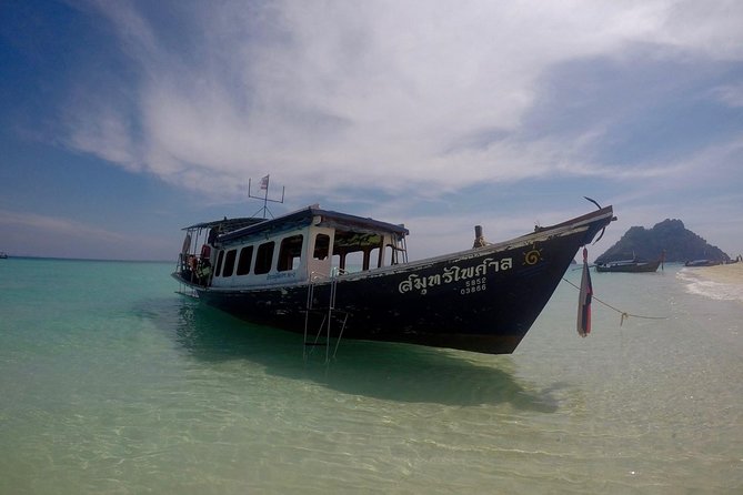 Private Tour to Hong Islands & 4 Islands with Sunset & Night Snorkel - Lunch on the beach, with helpful little extras