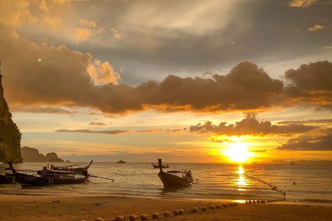Seven Islands Sunset Tour Krabi with Dinner - Chicken Island is made for the camera