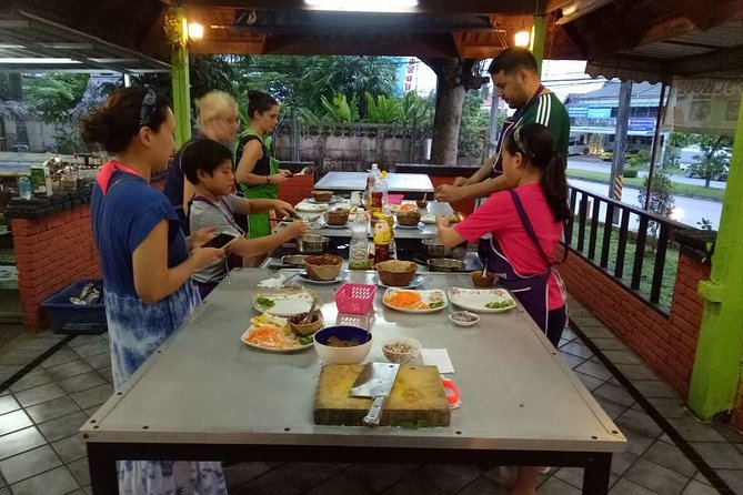 The Best Cooking Class at Thai Charm Cooking School in Krabi - Class size, timing, and pace