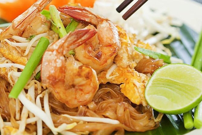 Ya Thai Cookery School Class in Krabi - The instructors and level of personal help